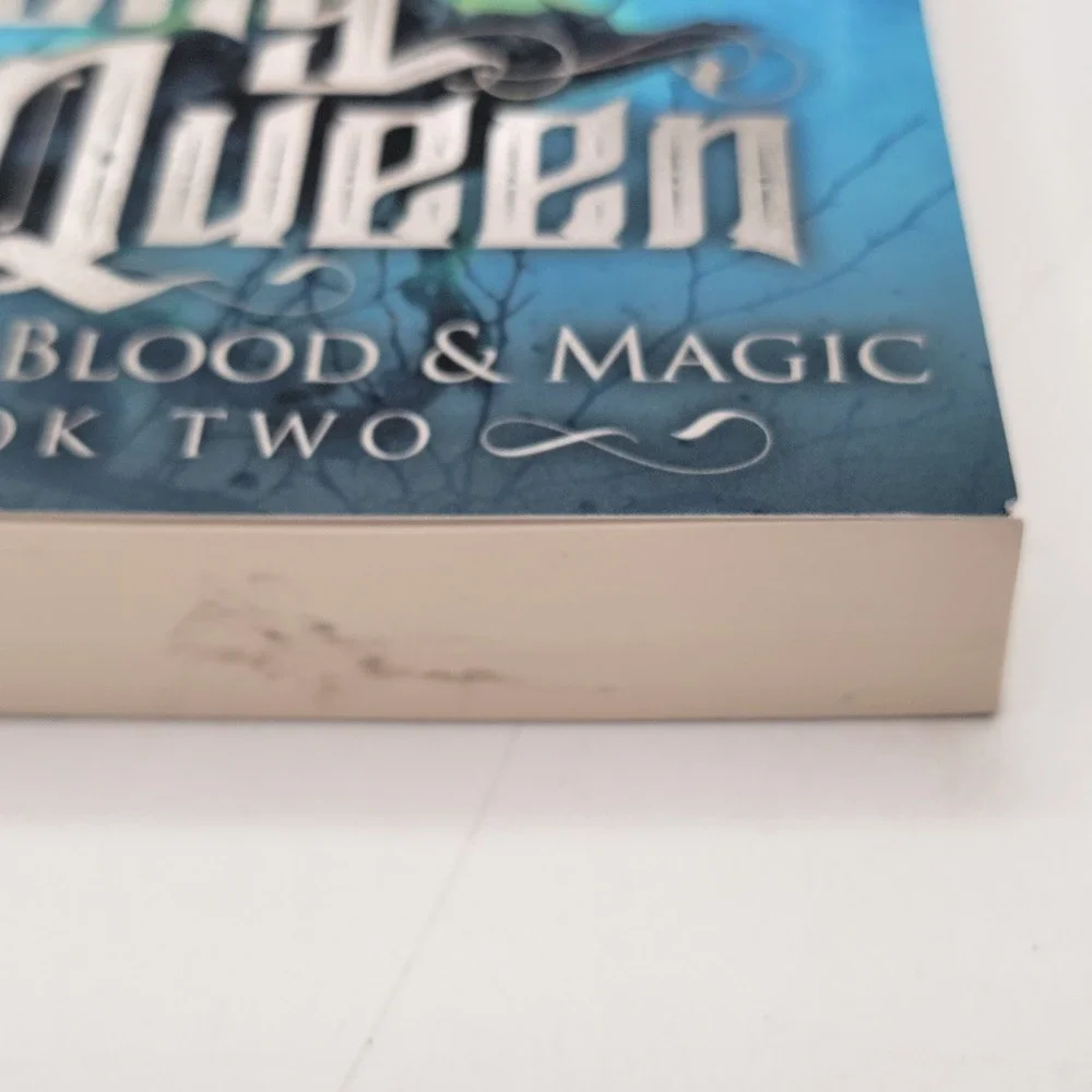 Singed Abby Lane The Ebony Queen‎ Paperback Book Two Reign of Blood & Magic
